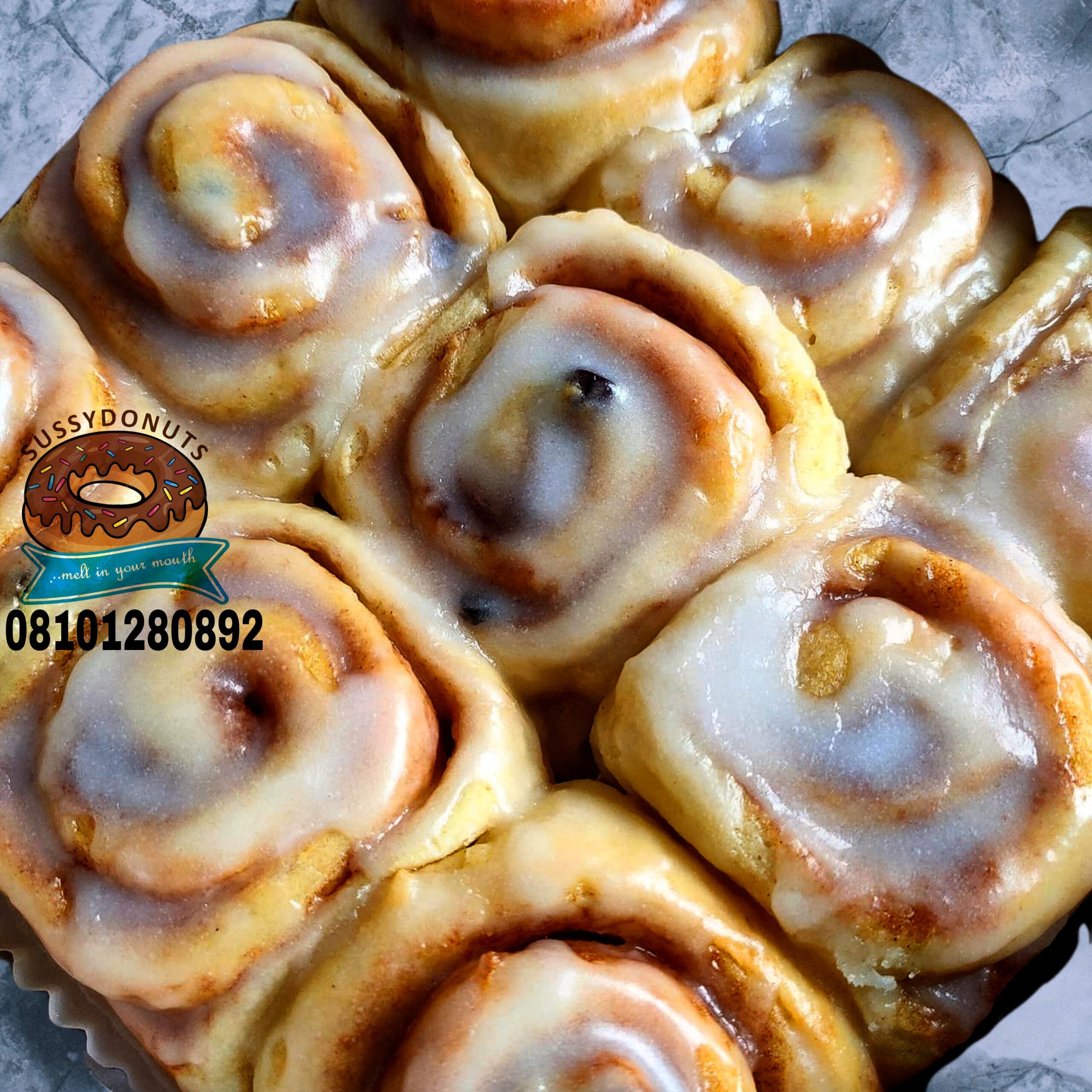 Sugar-glazed cinnamon rolls